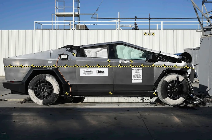 Cybertruck Crashtest seitlich 1.webp